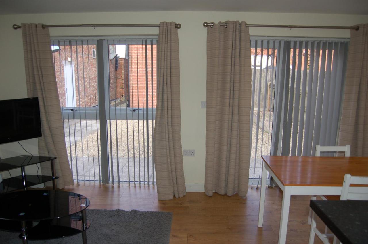 Ferienwohnung Saracens Courtyard By Swa Cheltenham Exterior foto
